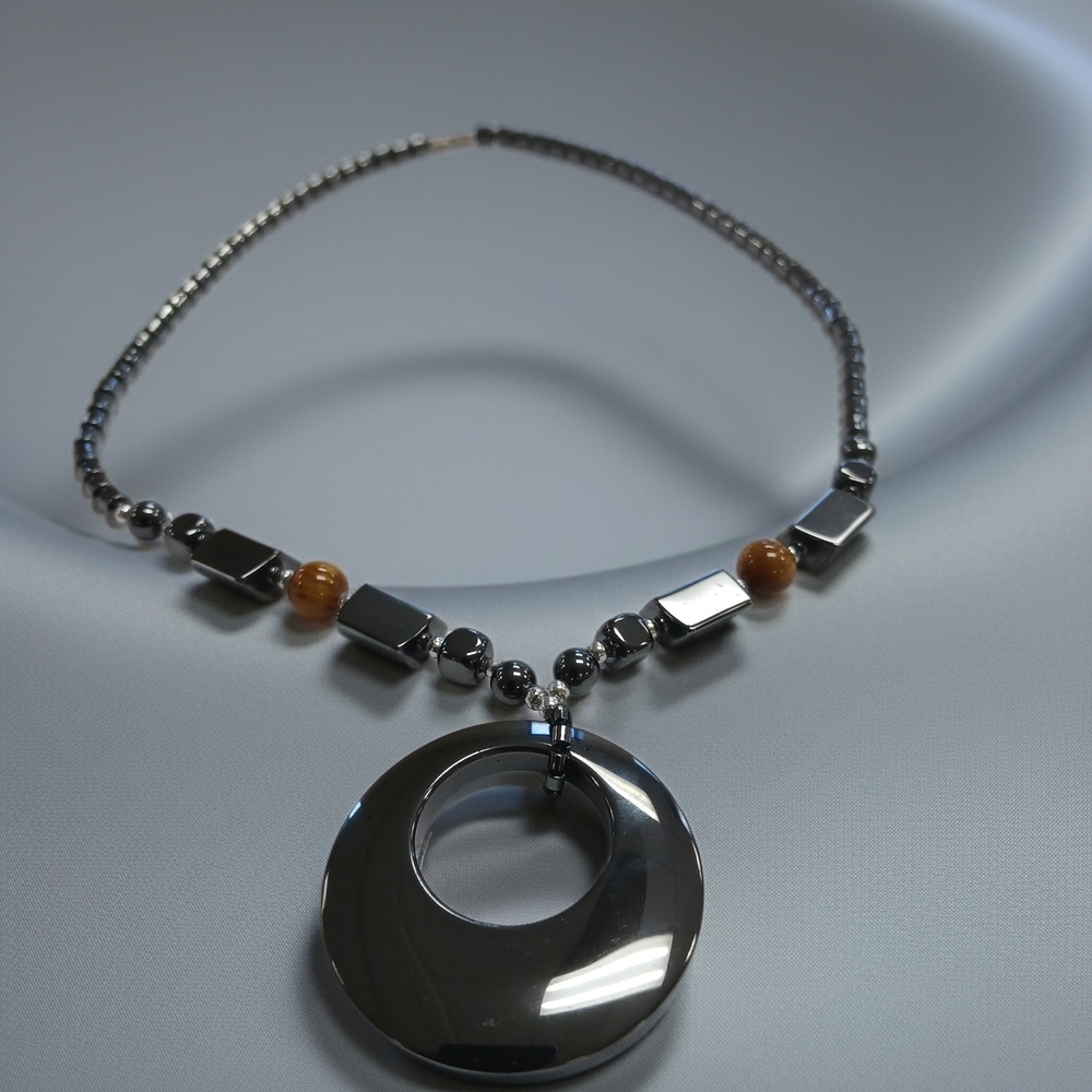 Elegant Silver and Brown Necklace